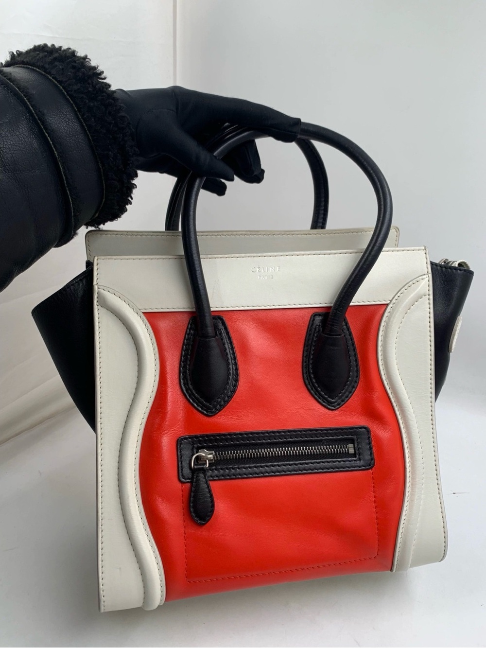 ❤️🖤  CELINE Nano Luggage Tote 🖤❤️
Iconic Tri-Color Smooth Leather